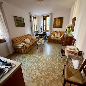 suites-at-residenza-de-l-osmarin.hotelinveneto.com/